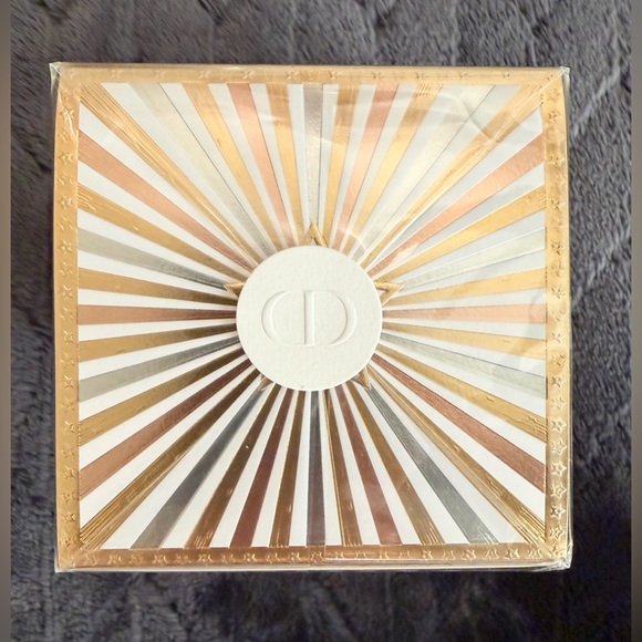 💯Auth Dior “Piste Aux Étoiles” Scented Candle - 2025 Holiday, Rare, Sold Out! - Picture 9 of 10